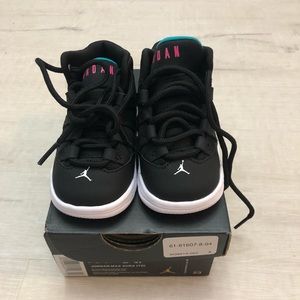 Jordan Max Aura Shoes Sz 4C